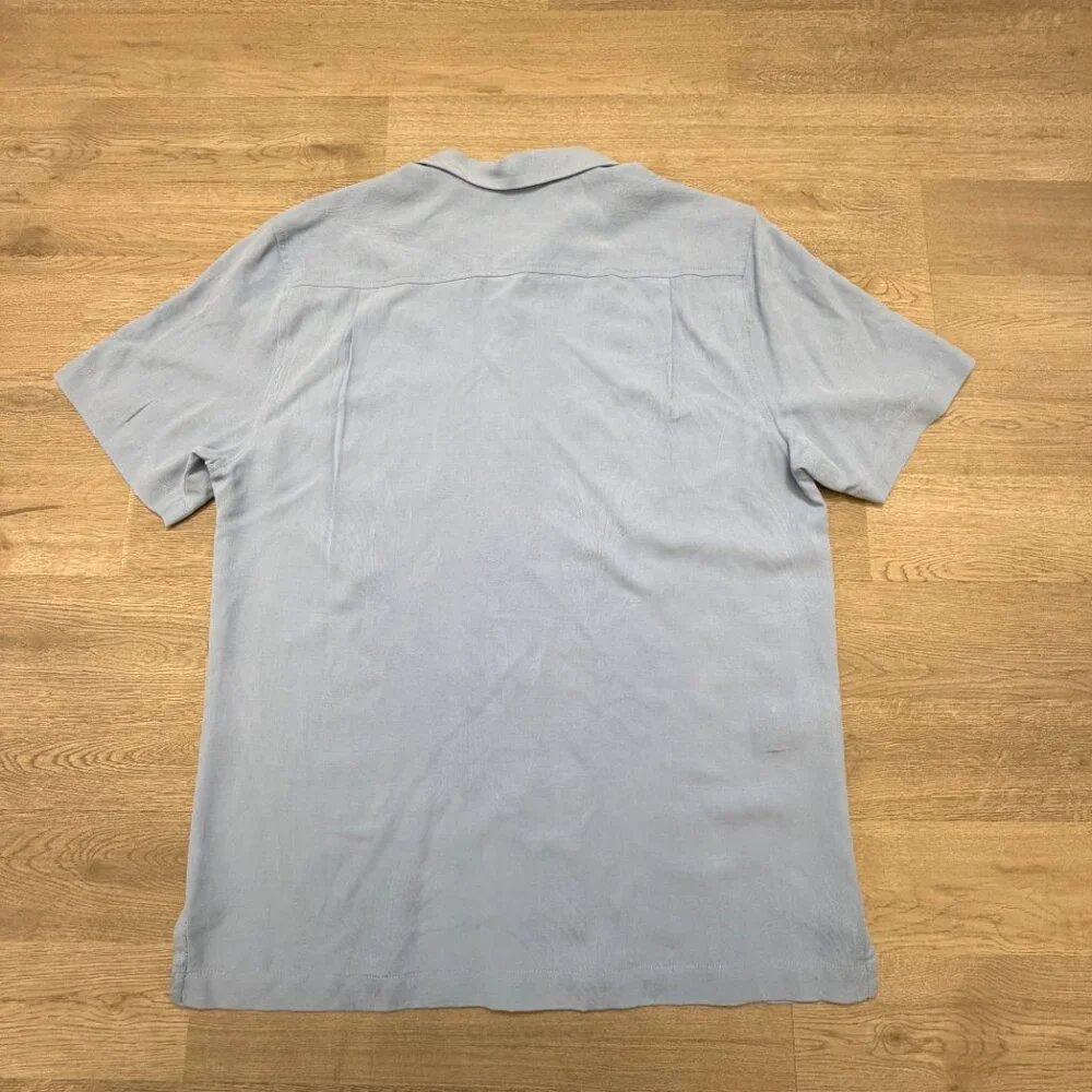Tommy Bahama 100% Silk Shirt Mens‎ Sz M Light Blue Aloha Shadow Print